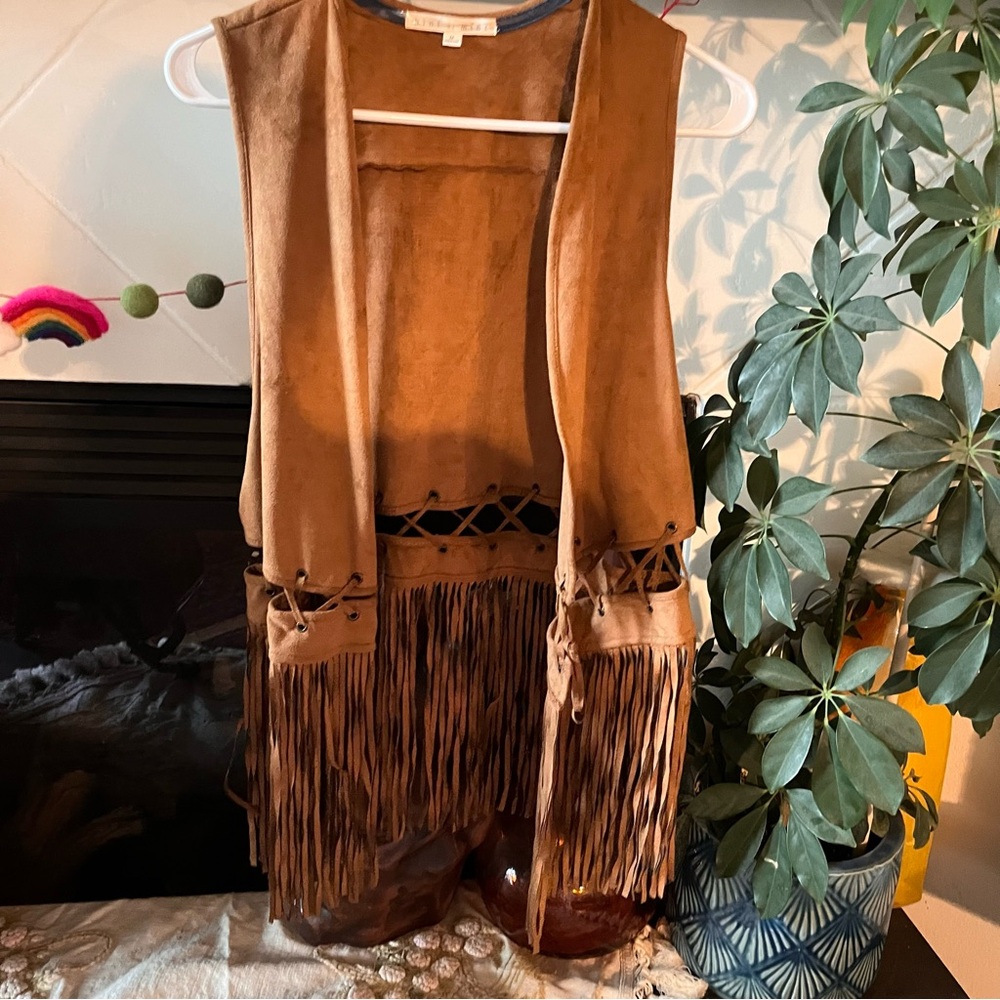 hint of mint faux sued tassel vest size medium